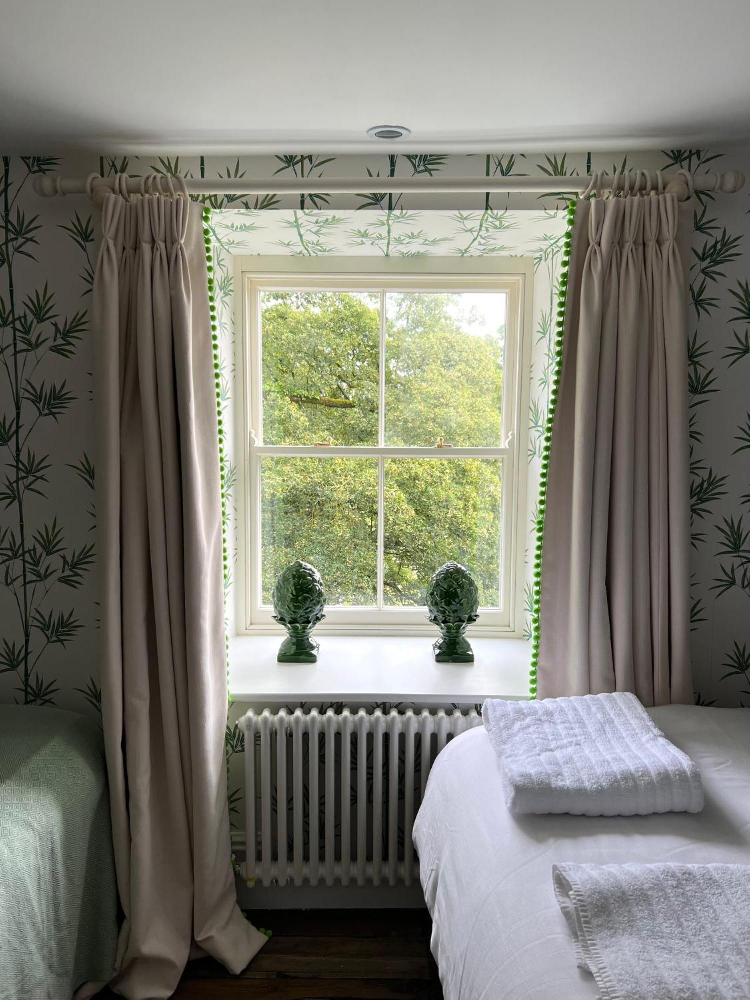 The Pink House * Brecon